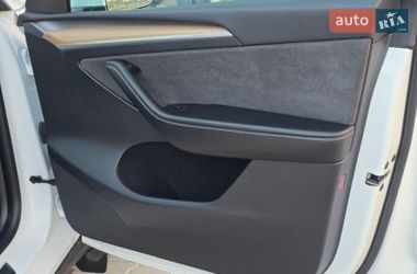 Внедорожник / Кроссовер Tesla Model Y 2022 в Тернополе