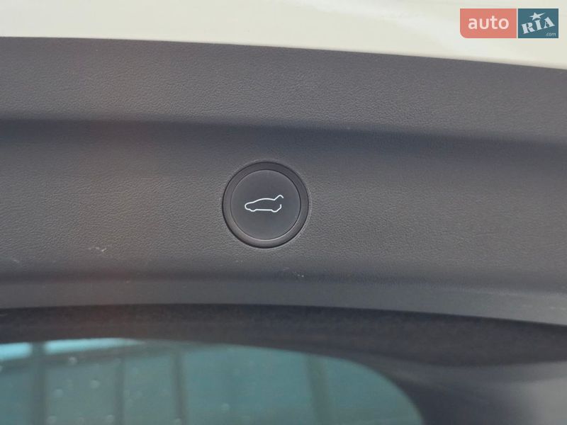 Позашляховик / Кросовер Tesla Model Y 2022 в Тернополі фото 42 Позашляховик / Кросовер Tesla Model Y 2022 в Тернополі