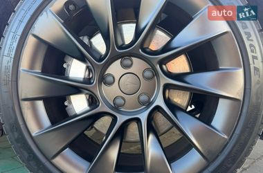 Позашляховик / Кросовер Tesla Model Y 2023 в Києві