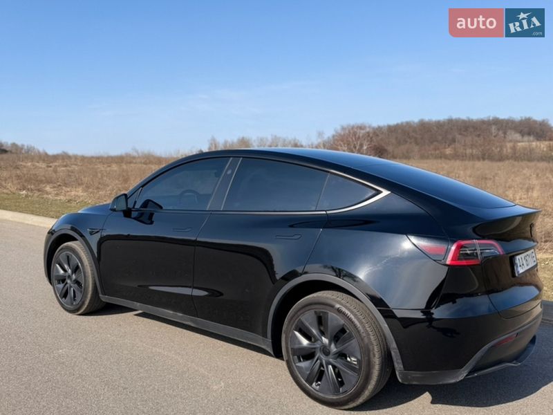Позашляховик / Кросовер Tesla Model Y 2024 в Києві фото 10 Позашляховик / Кросовер Tesla Model Y 2024 в Києві