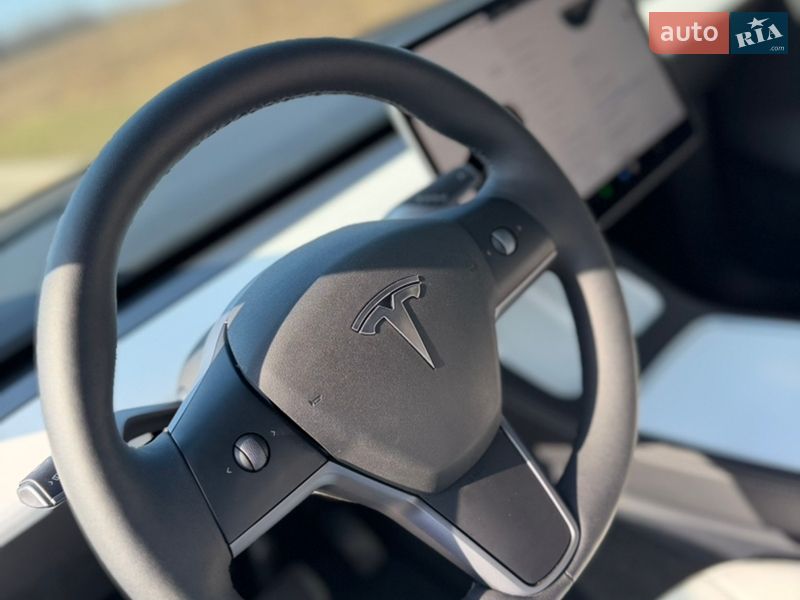 Позашляховик / Кросовер Tesla Model Y 2024 в Києві фото 22 Позашляховик / Кросовер Tesla Model Y 2024 в Києві