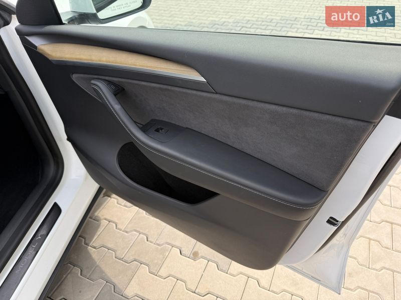 Позашляховик / Кросовер Tesla Model Y 2022 в Львові фото 14 Позашляховик / Кросовер Tesla Model Y 2022 в Львові