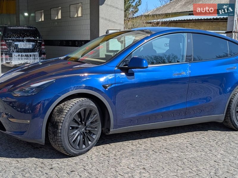 Внедорожник / Кроссовер Tesla Model Y 2024 в Харькове