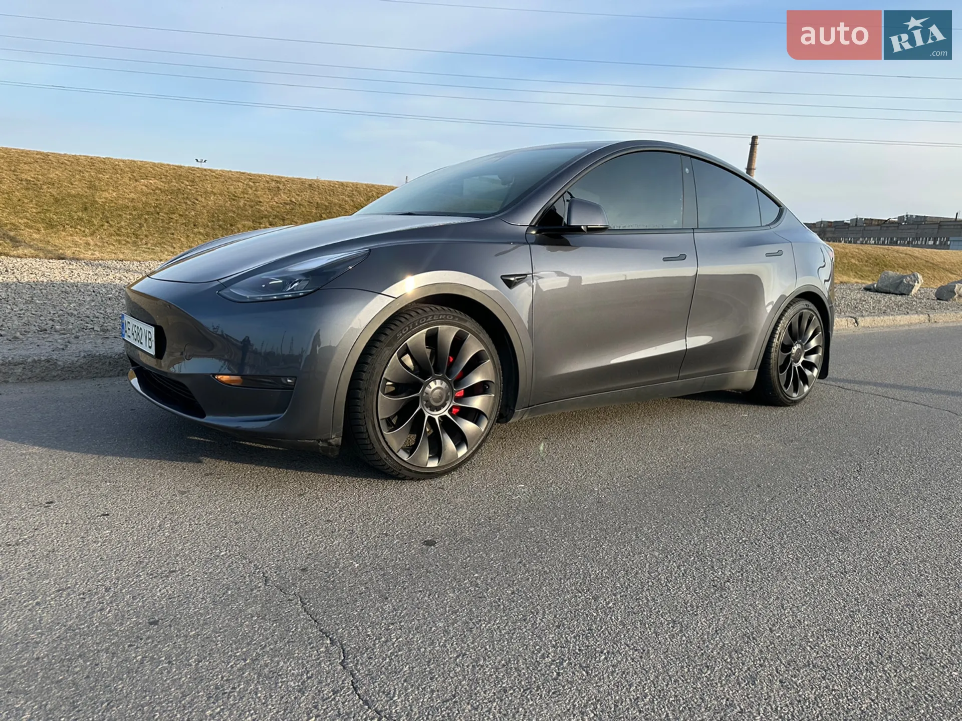 2023 Tesla Model Y - фото 1