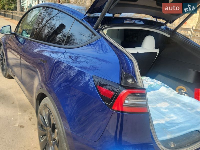Внедорожник / Кроссовер Tesla Model Y 2022 в Киеве