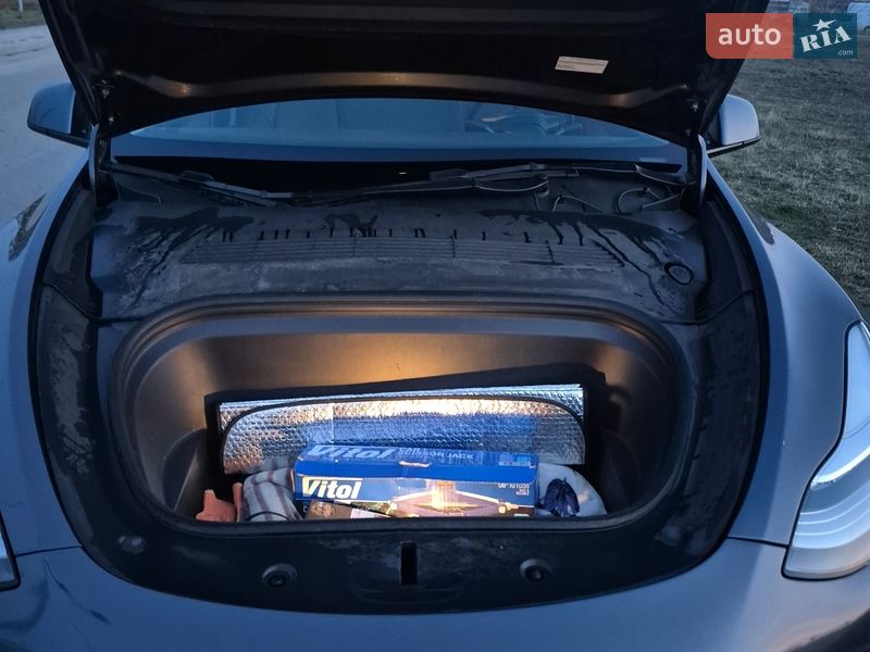 Внедорожник / Кроссовер Tesla Model Y 2022 в Киеве