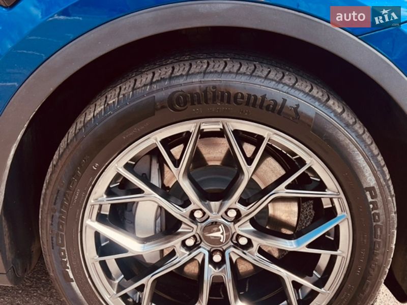 Внедорожник / Кроссовер Tesla Model Y 2020 в Киеве