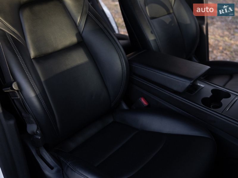 Внедорожник / Кроссовер Tesla Model Y 2021 в Киеве