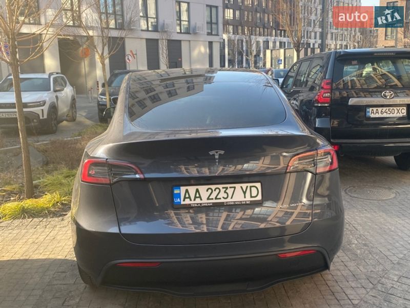 Внедорожник / Кроссовер Tesla Model Y 2022 в Киеве