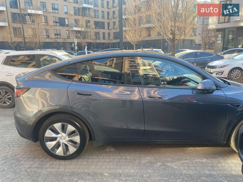 Внедорожник / Кроссовер Tesla Model Y 2022 в Киеве
