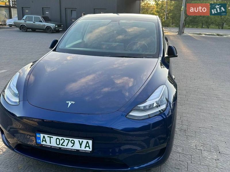 Tesla Model Y 2021