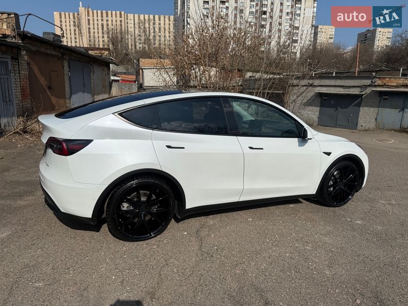 Позашляховик / Кросовер Tesla Model Y 2021 в Києві фото 10 Позашляховик / Кросовер Tesla Model Y 2021 в Києві