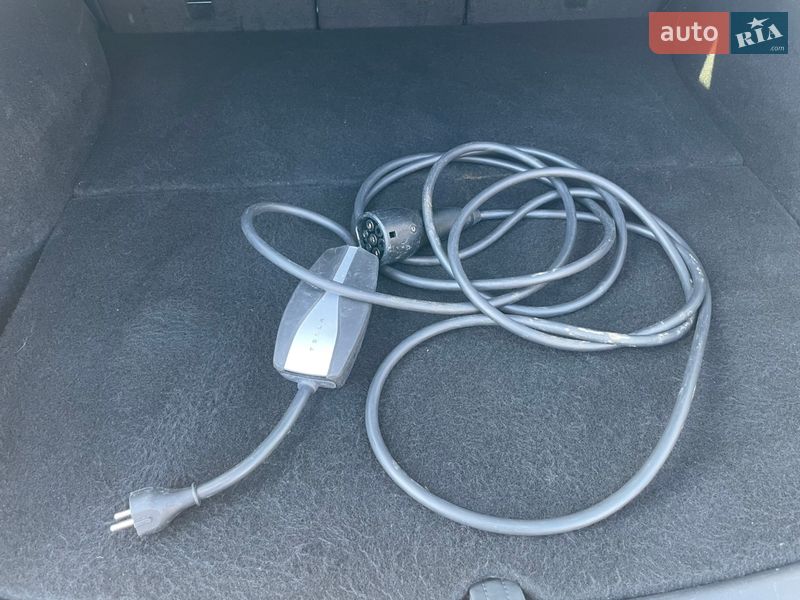 Внедорожник / Кроссовер Tesla Model Y 2024 в Ровно