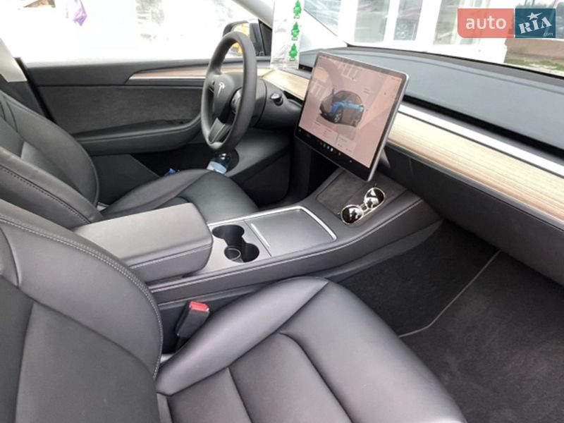 Внедорожник / Кроссовер Tesla Model Y 2024 в Тернополе фото 15 Внедорожник / Кроссовер Tesla Model Y 2024 в Тернополе