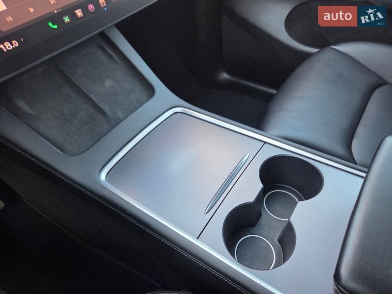 Внедорожник / Кроссовер Tesla Model Y 2022 в Киеве