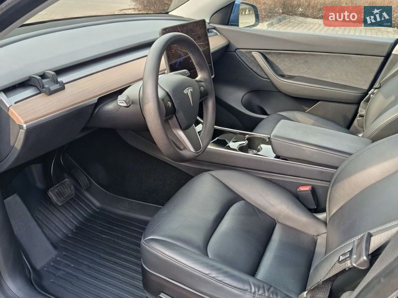 Внедорожник / Кроссовер Tesla Model Y 2021 в Киеве