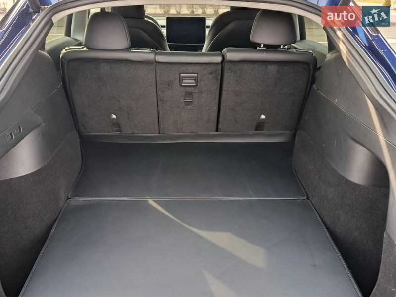 Внедорожник / Кроссовер Tesla Model Y 2021 в Киеве