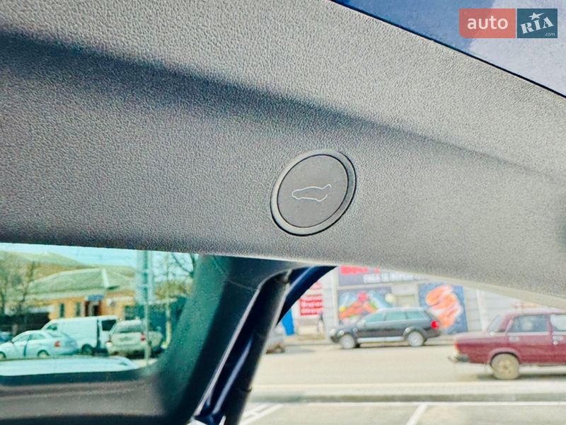 Внедорожник / Кроссовер Tesla Model Y 2023 в Новомосковске