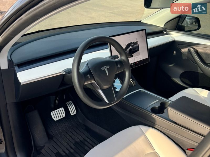 Позашляховик / Кросовер Tesla Model Y 2023 в Дніпрі