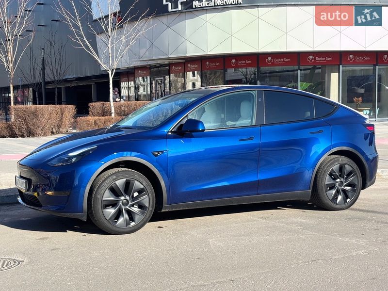 Позашляховик / Кросовер Tesla Model Y 2025 в Києві фото 8 Позашляховик / Кросовер Tesla Model Y 2025 в Києві