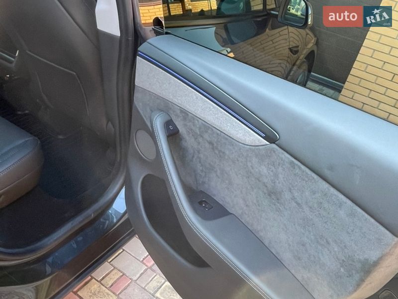 Внедорожник / Кроссовер Tesla Model Y 2025 в Кропивницком