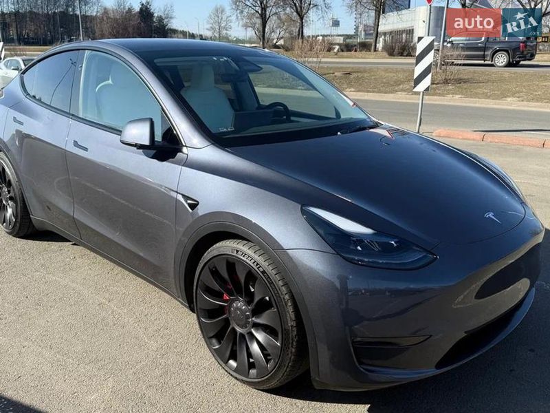 Tesla Model Y 2023