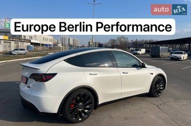 Позашляховик / Кросовер Tesla Model Y 2023 в Києві