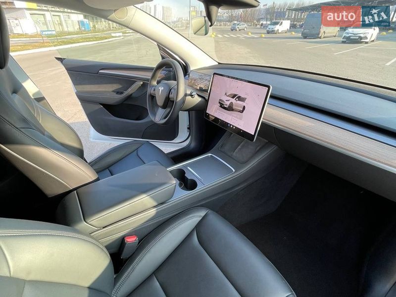 Позашляховик / Кросовер Tesla Model Y 2023 в Києві фото 16 Позашляховик / Кросовер Tesla Model Y 2023 в Києві
