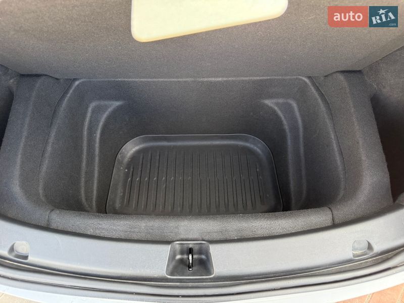 Внедорожник / Кроссовер Tesla Model Y 2023 в Киеве фото 20 Внедорожник / Кроссовер Tesla Model Y 2023 в Киеве