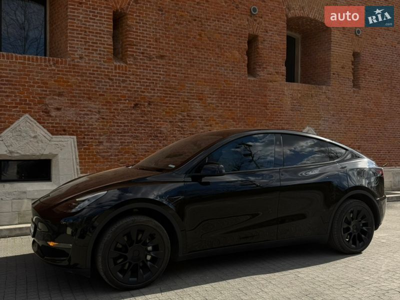 Внедорожник / Кроссовер Tesla Model Y 2024 в Львове