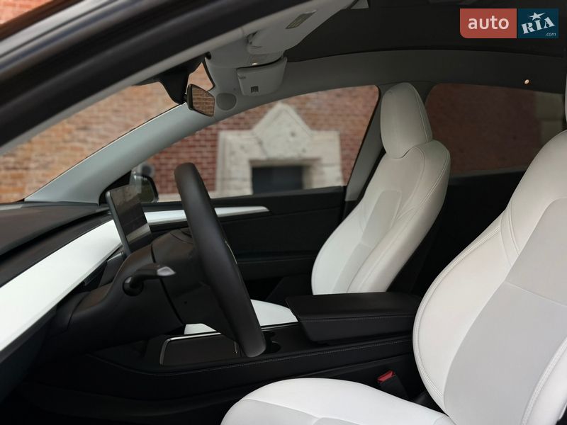 Внедорожник / Кроссовер Tesla Model Y 2024 в Львове