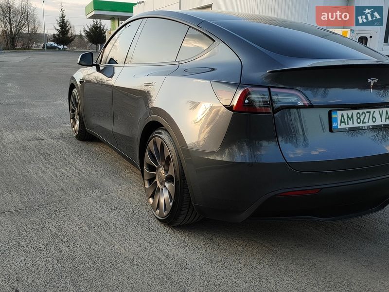 Позашляховик / Кросовер Tesla Model Y 2023 в Києві фото 4 Позашляховик / Кросовер Tesla Model Y 2023 в Києві