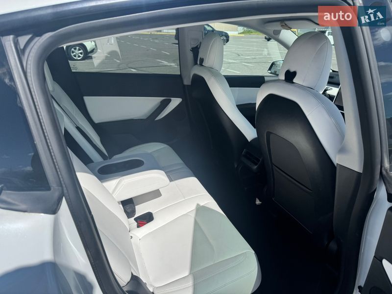 Внедорожник / Кроссовер Tesla Model Y 2022 в Киеве