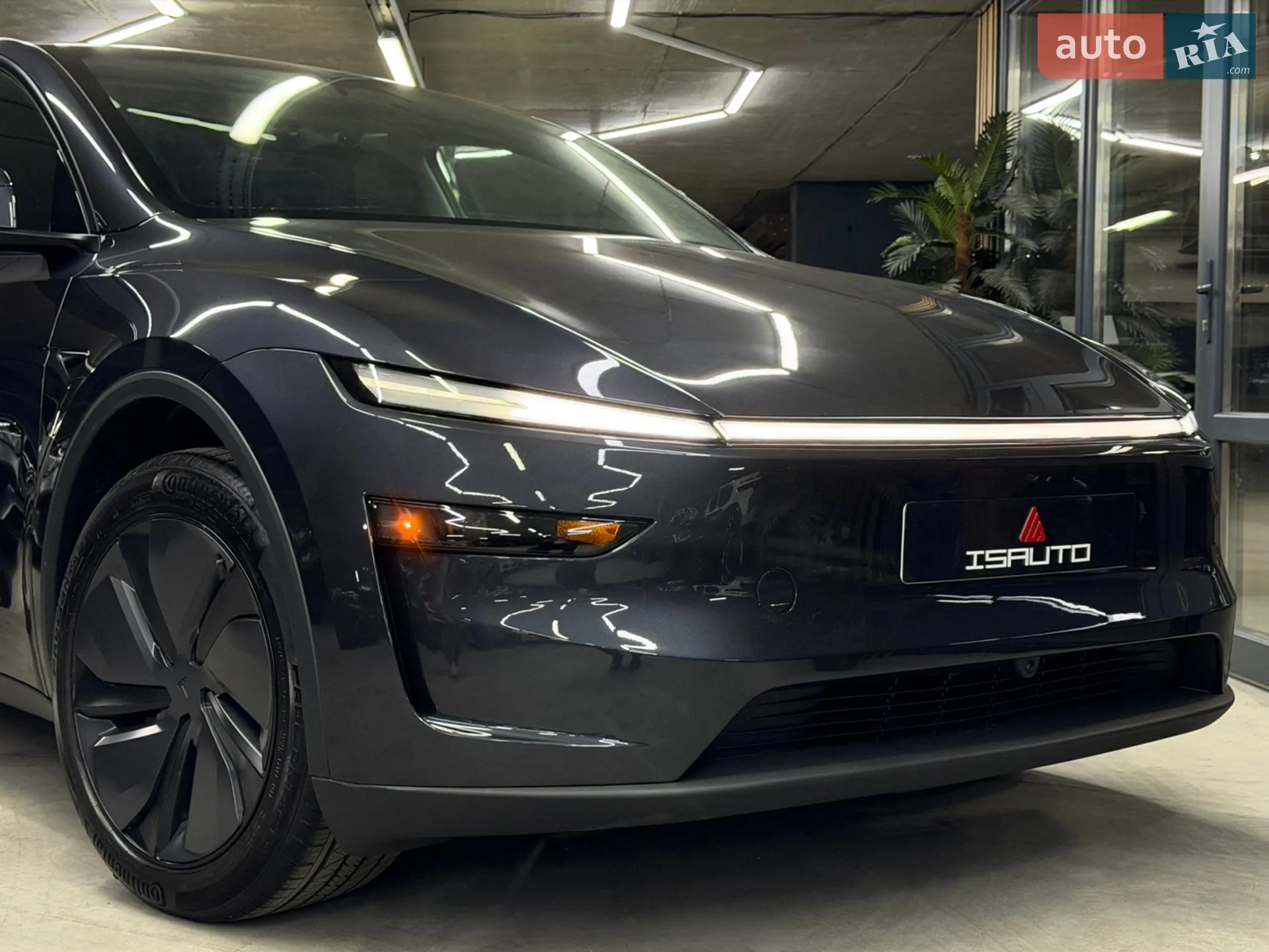 2025 Tesla Model Y - мініатюра 4