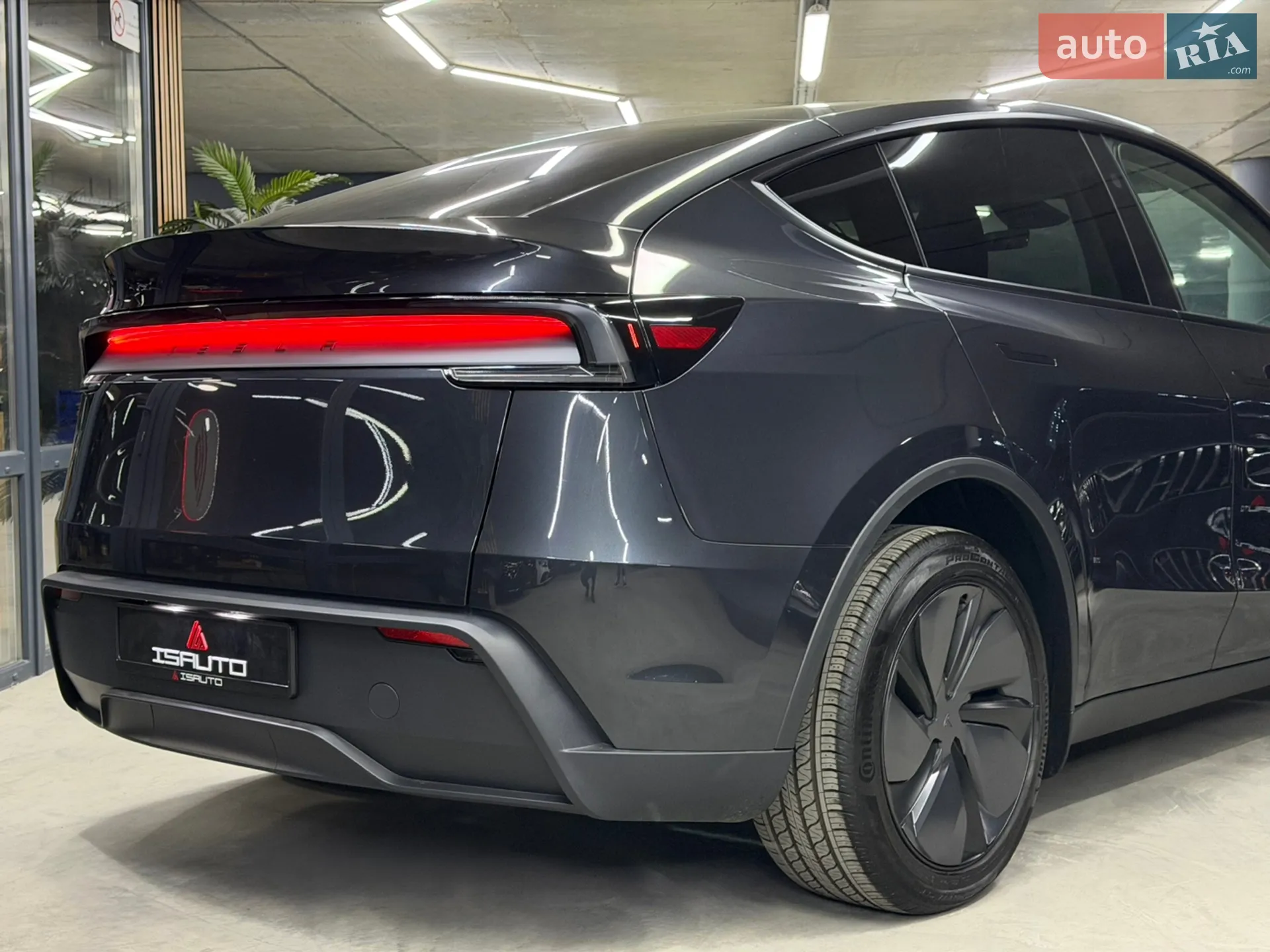 2025 Tesla Model Y - мініатюра 18
