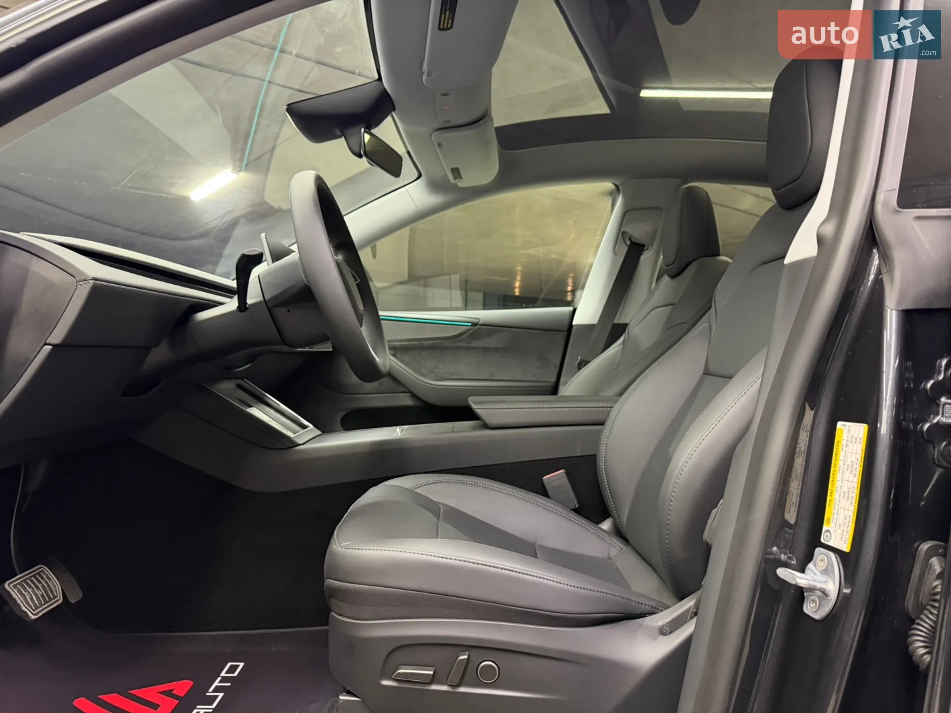 2025 Tesla Model Y - мініатюра 22