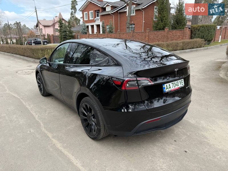 Позашляховик / Кросовер Tesla Model Y 2024 в Києві фото 18 Позашляховик / Кросовер Tesla Model Y 2024 в Києві