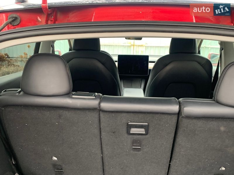 Позашляховик / Кросовер Tesla Model Y 2021 в Києві