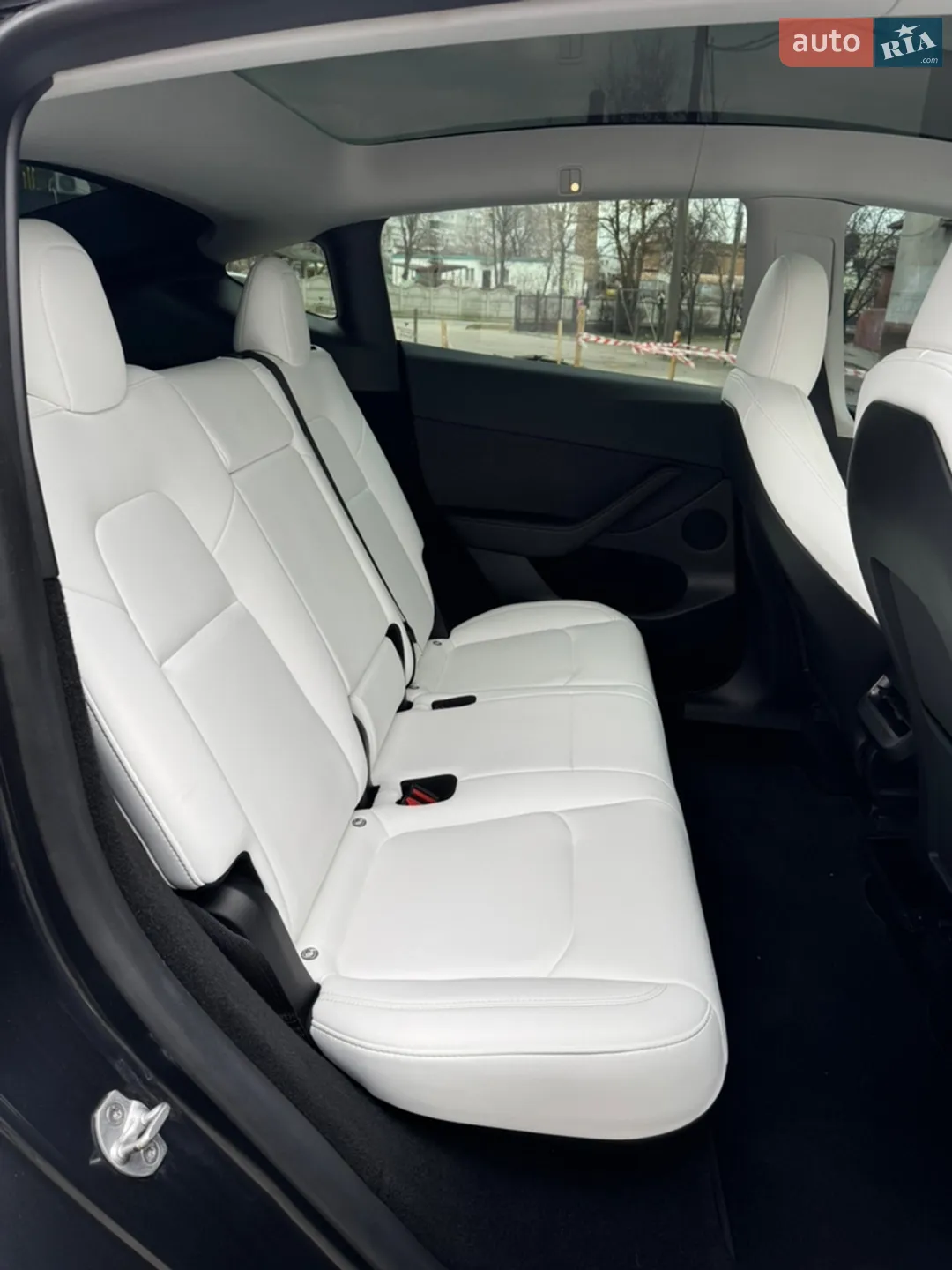2024 Tesla Model Y - мініатюра 17