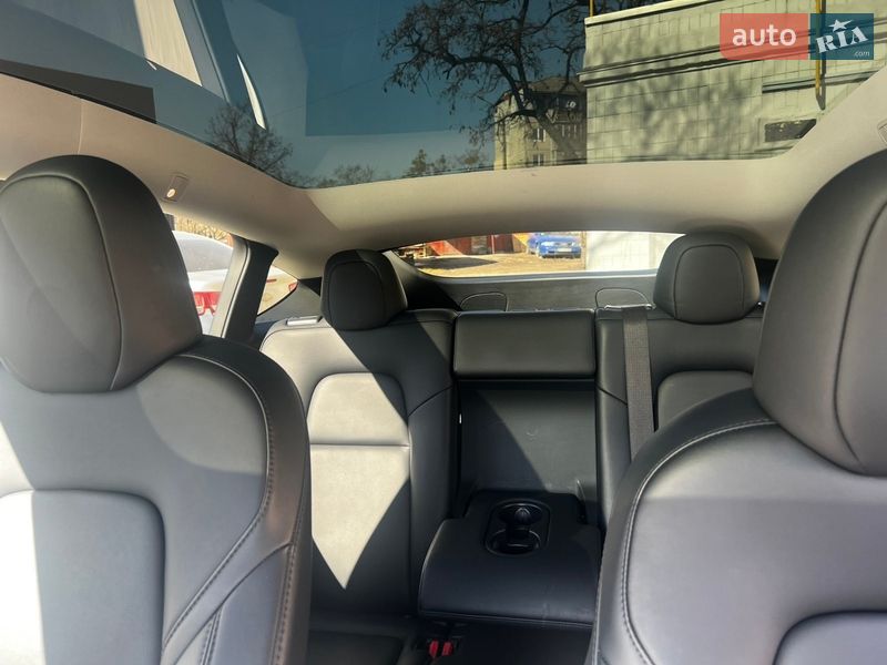 Позашляховик / Кросовер Tesla Model Y 2023 в Києві