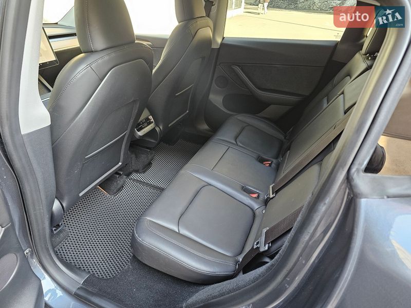 Позашляховик / Кросовер Tesla Model Y 2023 в Києві