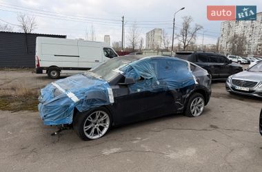 Внедорожник / Кроссовер Tesla Model Y 2024 в Киеве