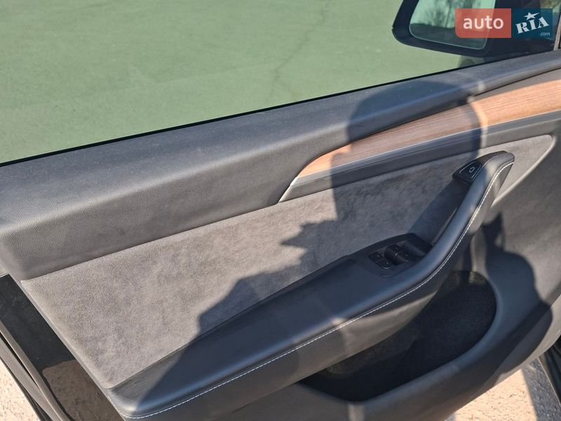 Позашляховик / Кросовер Tesla Model Y 2024 в Хмільнику фото 14 Позашляховик / Кросовер Tesla Model Y 2024 в Хмільнику