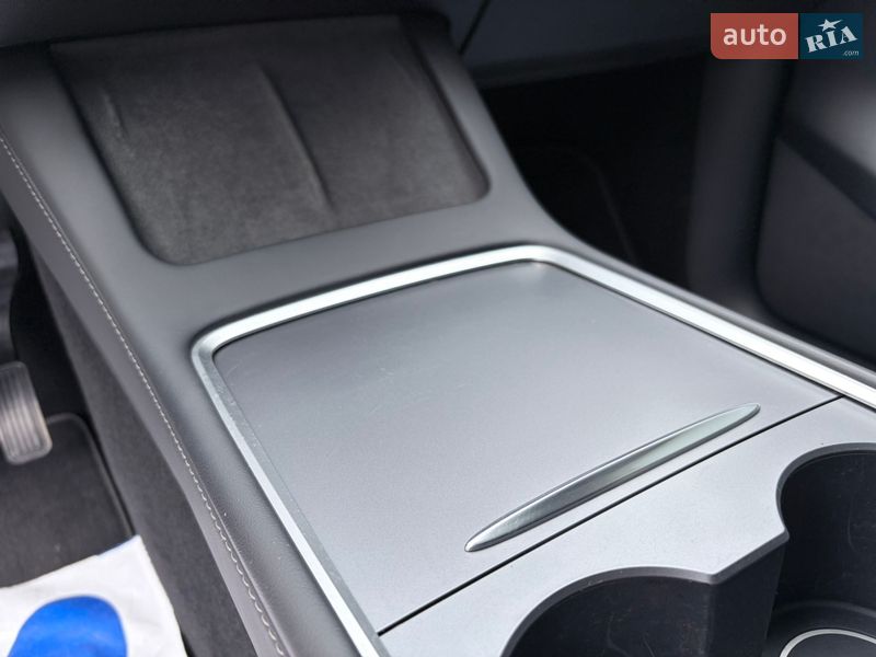 Позашляховик / Кросовер Tesla Model Y 2023 в Києві фото 13 Позашляховик / Кросовер Tesla Model Y 2023 в Києві