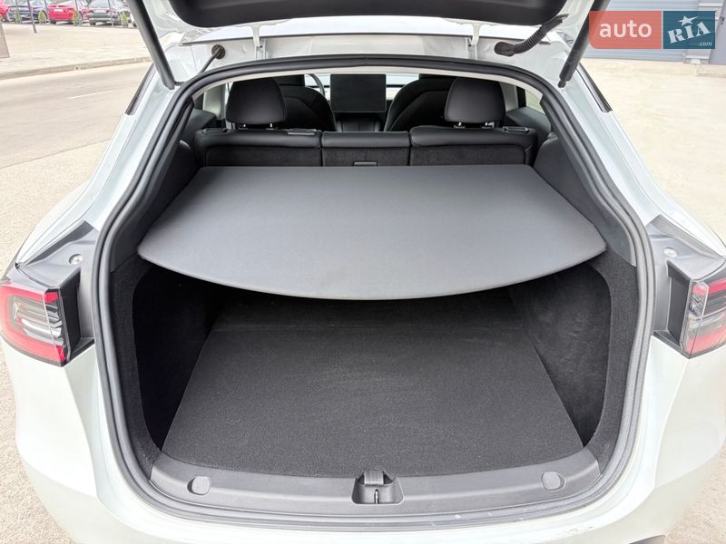 Позашляховик / Кросовер Tesla Model Y 2023 в Києві фото 14 Позашляховик / Кросовер Tesla Model Y 2023 в Києві