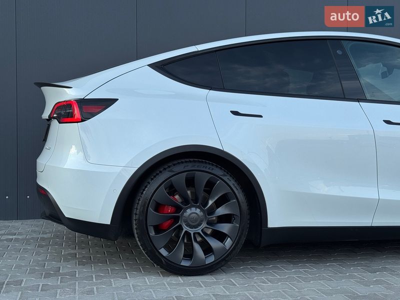 Позашляховик / Кросовер Tesla Model Y 2022 в Луцьку