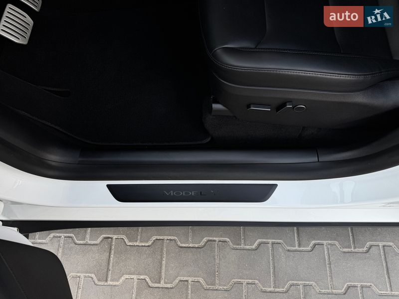 Позашляховик / Кросовер Tesla Model Y 2022 в Луцьку