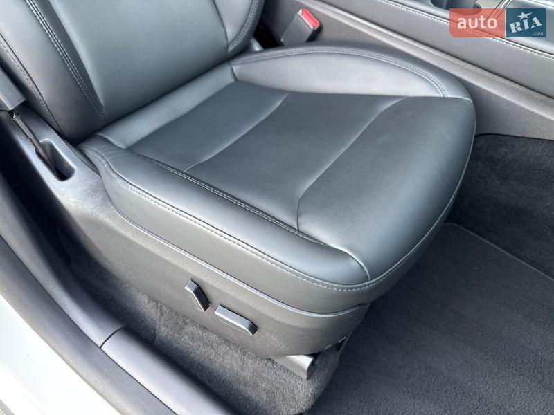 Позашляховик / Кросовер Tesla Model Y 2022 в Луцьку