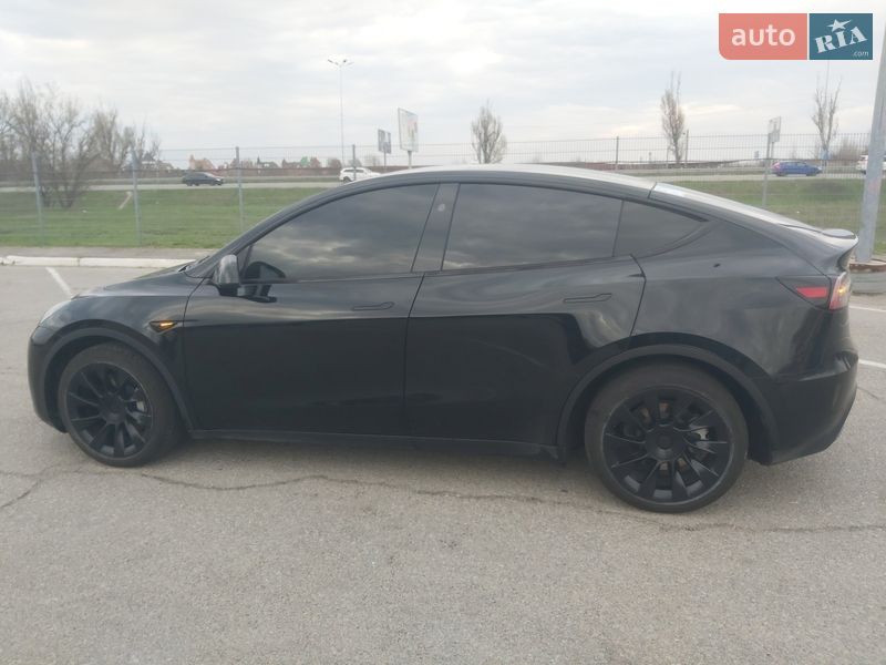 Позашляховик / Кросовер Tesla Model Y 2023 в Дніпрі фото 18 Позашляховик / Кросовер Tesla Model Y 2023 в Дніпрі