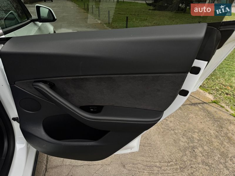 Позашляховик / Кросовер Tesla Model Y 2020 в Дніпрі фото 21 Позашляховик / Кросовер Tesla Model Y 2020 в Дніпрі